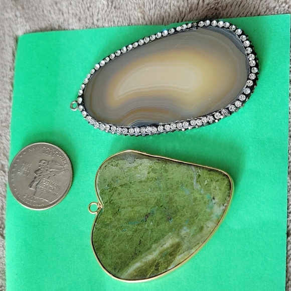 2- handmade natural stone Pendants preowned - Picture 4 of 4